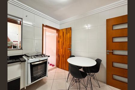Casa à venda com 84m², 2 quartos e 2 vagas Casa à venda com 84m², 2 quartos e 2 vagasCozinha