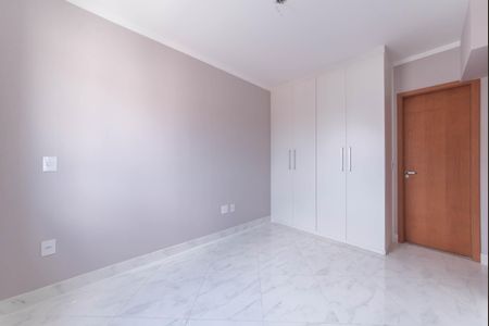 Apartamento à venda com 95m², 3 quartos e 2 vagas Apartamento à venda com 95m², 3 quartos e 2 vagasSuíte