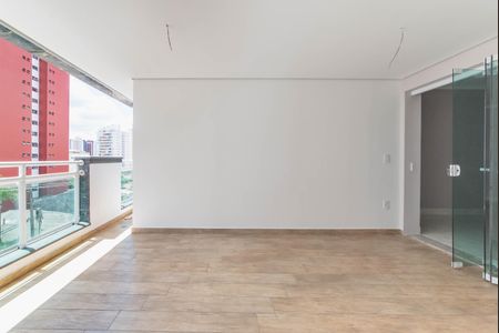 Apartamento à venda com 95m², 3 quartos e 2 vagas Apartamento à venda com 95m², 3 quartos e 2 vagasVaranda