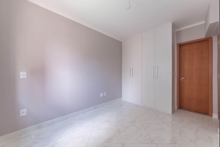 Apartamento à venda com 95m², 3 quartos e 2 vagas Apartamento à venda com 95m², 3 quartos e 2 vagasSuíte