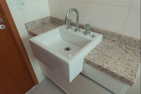 Apartamento à venda com 63m², 2 quartos e 1 vaga Apartamento à venda com 63m², 2 quartos e 1 vagaBanheiro Social