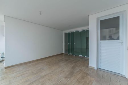 Apartamento à venda com 95m², 3 quartos e 2 vagas Apartamento à venda com 95m², 3 quartos e 2 vagasVaranda