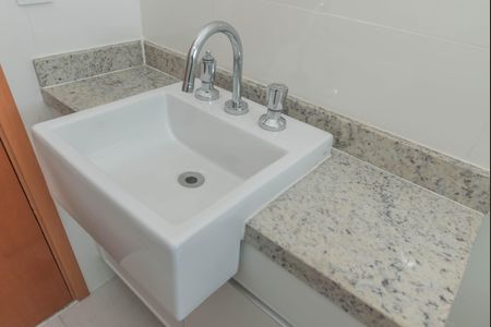 Apartamento à venda com 95m², 3 quartos e 2 vagas Apartamento à venda com 95m², 3 quartos e 2 vagasBanheiro Social