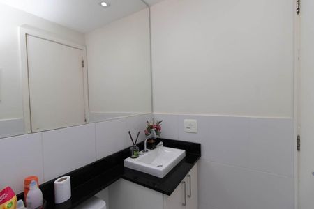 Apartamento à venda com 63m², 2 quartos e 2 vagasBanheiro da Suíte