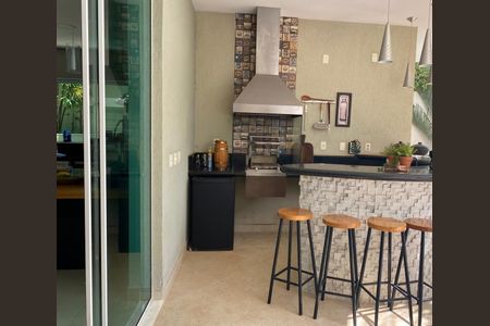 Casa de condomínio à venda com 560m², 4 quartos e 4 vagas