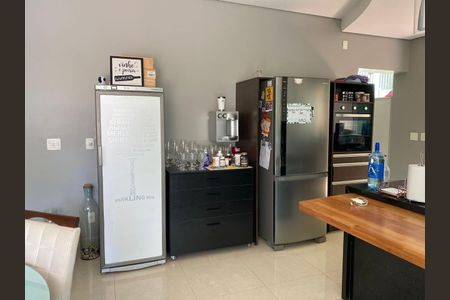 Casa de condomínio à venda com 560m², 4 quartos e 4 vagas