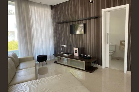 Casa de condomínio à venda com 560m², 4 quartos e 4 vagas