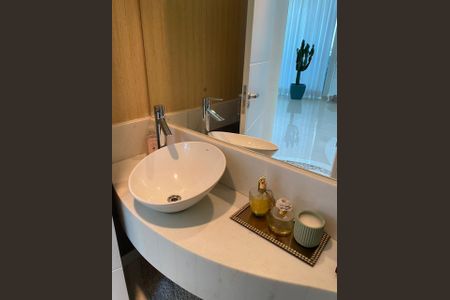 Casa de condomínio à venda com 560m², 4 quartos e 4 vagas