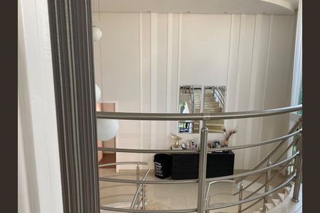 Casa de condomínio à venda com 560m², 4 quartos e 4 vagas