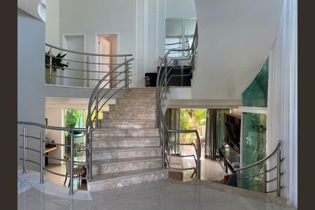 Casa de condomínio à venda com 560m², 4 quartos e 4 vagas