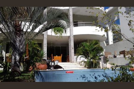 Casa de condomínio à venda com 560m², 4 quartos e 4 vagas