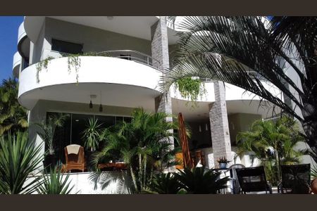 Casa de condomínio à venda com 560m², 4 quartos e 4 vagas