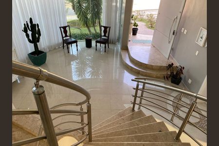 Casa de condomínio à venda com 560m², 4 quartos e 4 vagas