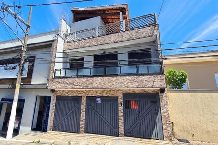 Casa à venda com 185m², 3 quartos e 3 vagasFachada