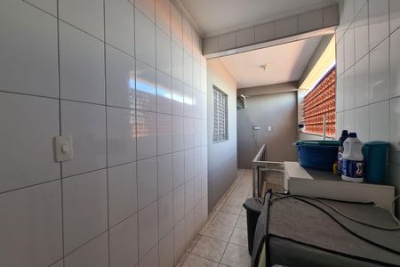 Casa à venda com 185m², 3 quartos e 3 vagasÁrea de Serviço - Edicula