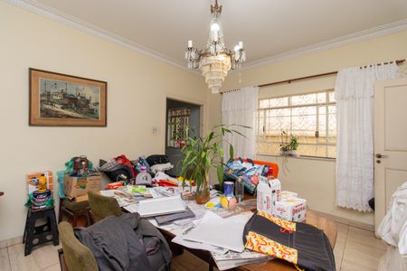 Casa à venda com 275m², 3 quartos e 3 vagas Casa à venda com 275m², 3 quartos e 3 vagasSala