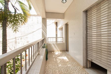 Casa à venda com 275m², 3 quartos e 3 vagas Casa à venda com 275m², 3 quartos e 3 vagasVaranda dos quartos 1 e 2