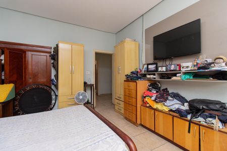 Casa à venda com 275m², 3 quartos e 3 vagas Casa à venda com 275m², 3 quartos e 3 vagasQuarto 2