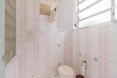 Casa à venda com 275m², 3 quartos e 3 vagas Casa à venda com 275m², 3 quartos e 3 vagasBanheiro da Suíte