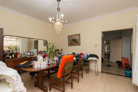 Casa à venda com 275m², 3 quartos e 3 vagas Casa à venda com 275m², 3 quartos e 3 vagasSala