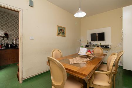 Casa à venda com 275m², 3 quartos e 3 vagas Casa à venda com 275m², 3 quartos e 3 vagasCopa