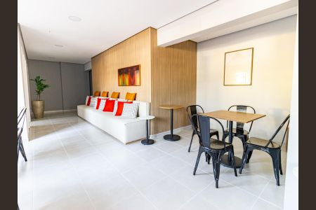 Apartamento para alugar com 42m², 2 quartos e 1 vaga Apartamento para alugar com 42m², 2 quartos e 1 vagaÁrea comum - Salão de festas