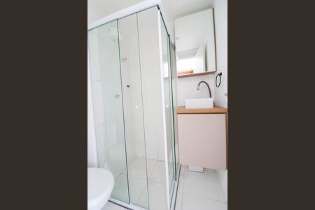 Banheiro de apartamento à venda com 1 quarto, 19m² em Jardim Aeroporto, São Paulo