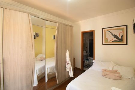 Casa para alugar com 156m², 4 quartos e 3 vagas Casa para alugar com 156m², 4 quartos e 3 vagasSuíte 1