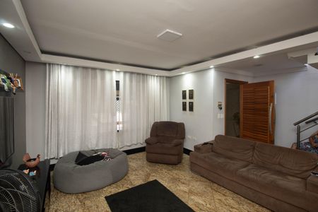 Casa para alugar com 156m², 4 quartos e 3 vagas Casa para alugar com 156m², 4 quartos e 3 vagasSala