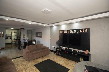 Casa para alugar com 156m², 4 quartos e 3 vagas Casa para alugar com 156m², 4 quartos e 3 vagasSala