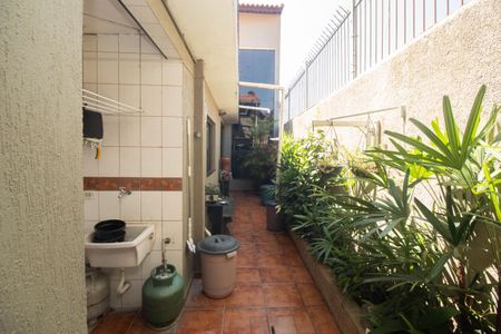 Casa para alugar com 156m², 4 quartos e 3 vagas Casa para alugar com 156m², 4 quartos e 3 vagasQuintal