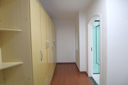 Casa à venda com 480m², 3 quartos e 2 vagasSuíte