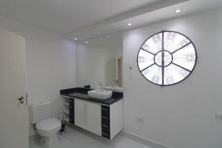 Casa à venda com 480m², 3 quartos e 2 vagasBanheiro da Suíte