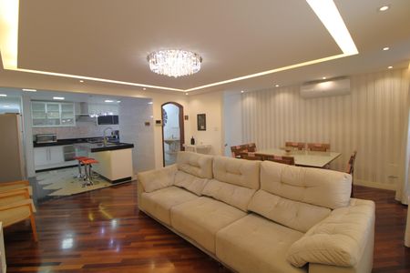 Casa à venda com 480m², 3 quartos e 2 vagasSala