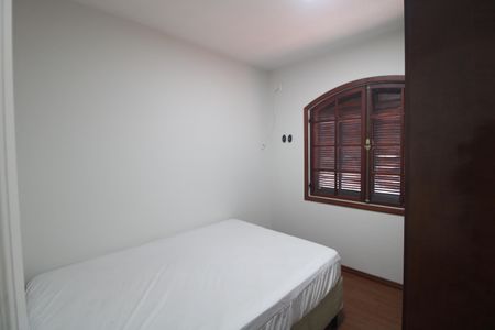 Casa à venda com 480m², 3 quartos e 2 vagasQuarto 2