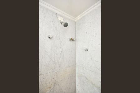 Apartamento à venda com 600m², 3 quartos e 5 vagasChuveiro da Suíte 1