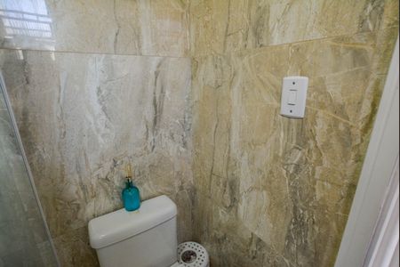 Apartamento à venda com 80m², 2 quartos e 2 vagasBanheiro da Suíte