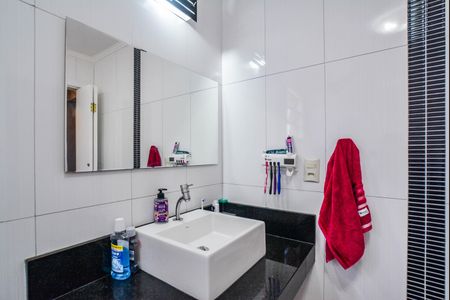 Apartamento à venda com 80m², 2 quartos e 2 vagasBanheiro Corredor