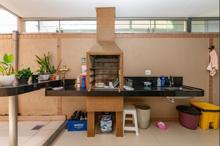 Apartamento à venda com 189m², 4 quartos e 2 vagas Apartamento à venda com 189m², 4 quartos e 2 vagasVaranda - Área externa