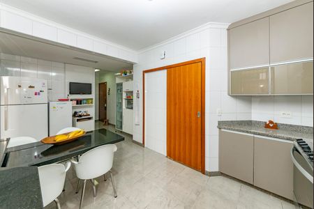 Apartamento à venda com 189m², 4 quartos e 2 vagas Apartamento à venda com 189m², 4 quartos e 2 vagasCozinha
