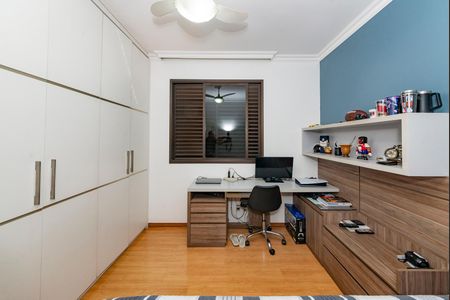 Apartamento à venda com 189m², 4 quartos e 2 vagas Apartamento à venda com 189m², 4 quartos e 2 vagasQuarto 4
