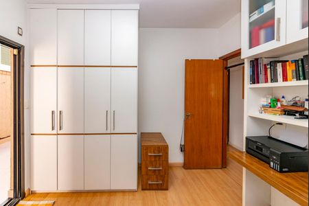 Apartamento à venda com 189m², 4 quartos e 2 vagas Apartamento à venda com 189m², 4 quartos e 2 vagasQuarto 2