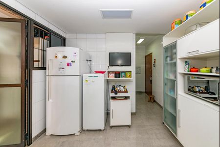 Apartamento à venda com 189m², 4 quartos e 2 vagas Apartamento à venda com 189m², 4 quartos e 2 vagasCozinha