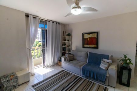 Apartamento à venda com 100m², 2 quartos e 1 vaga Apartamento à venda com 100m², 2 quartos e 1 vagaSala