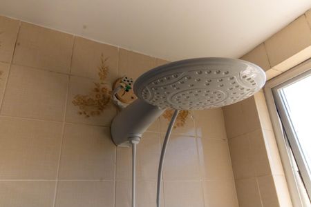 Apartamento à venda com 100m², 2 quartos e 1 vaga Apartamento à venda com 100m², 2 quartos e 1 vagaBanheiro da Suíte