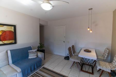 Apartamento à venda com 100m², 2 quartos e 1 vaga Apartamento à venda com 100m², 2 quartos e 1 vagaSala
