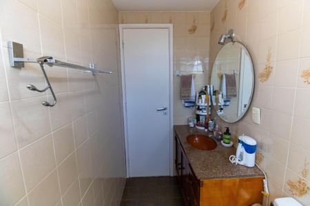 Apartamento à venda com 100m², 2 quartos e 1 vaga Apartamento à venda com 100m², 2 quartos e 1 vagaBanheiro da Suíte