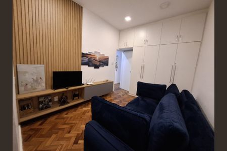 Apartamento à venda com 92m², 2 quartos e 1 vagaSala de TV