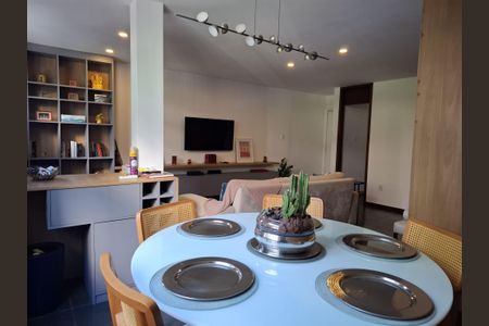 Apartamento à venda com 92m², 2 quartos e 1 vagaSala de Jantar