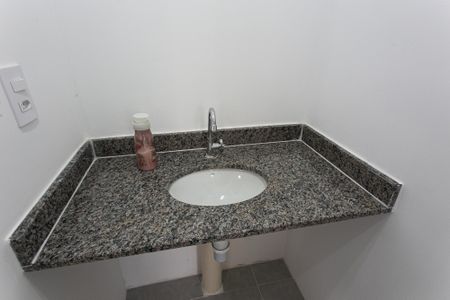 Apartamento para alugar com 35m², 2 quartos e sem vaga Apartamento para alugar com 35m², 2 quartos e sem vagaBanheiro